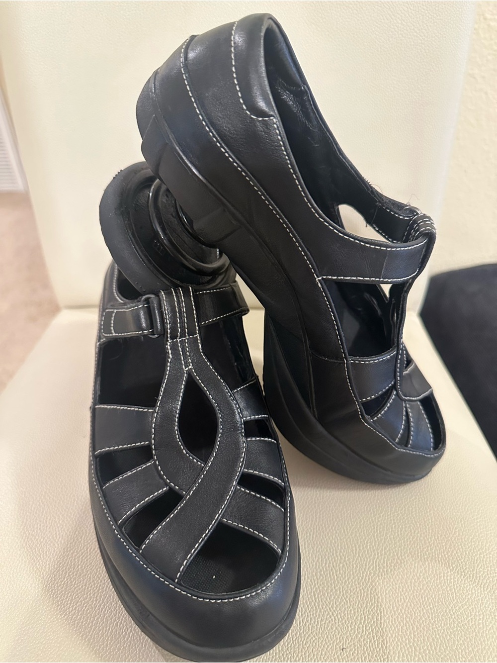 Z-CoiL Mary Jane Women's Size 8 Black Leather Shoes